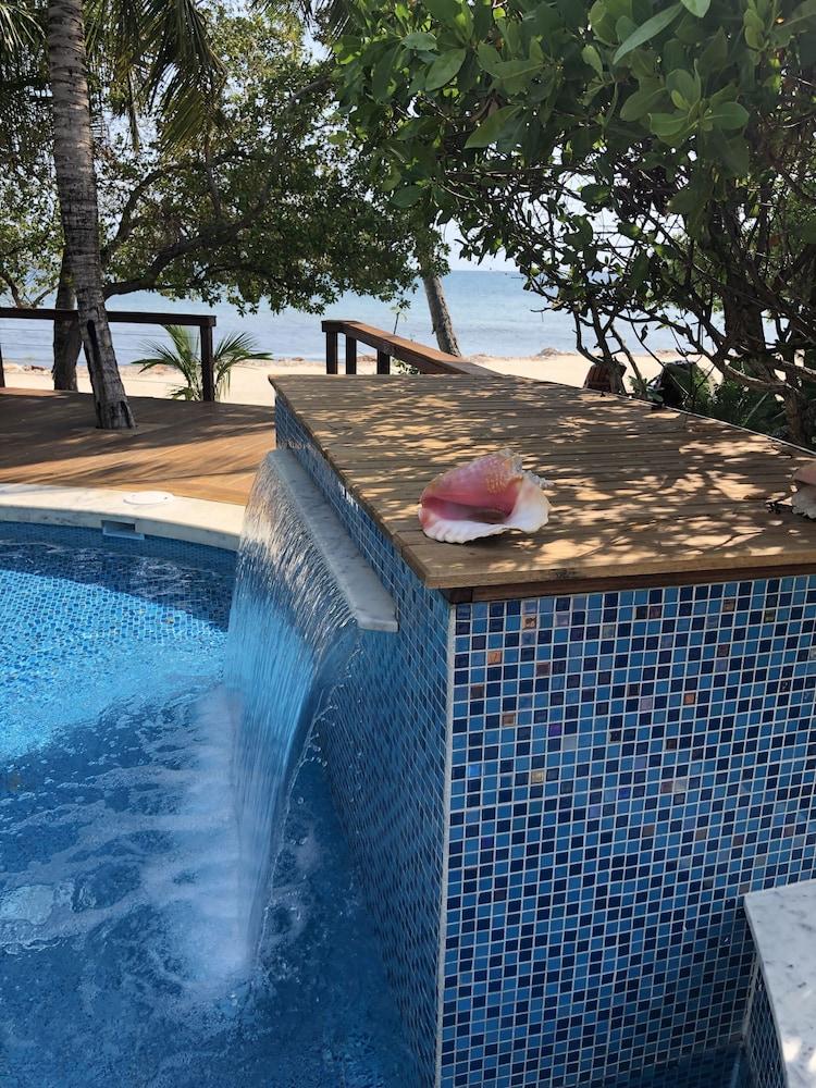 Hatchet Caye Island Resort (Adults Only) Placencia Bagian luar foto