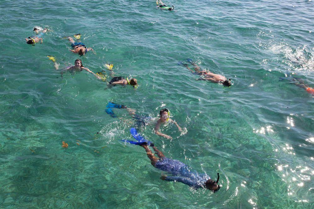 Hatchet Caye Island Resort (Adults Only) Placencia Bagian luar foto