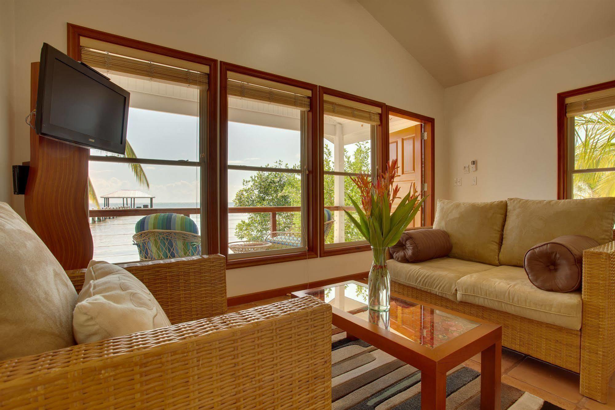 Hatchet Caye Island Resort (Adults Only) Placencia Bagian luar foto